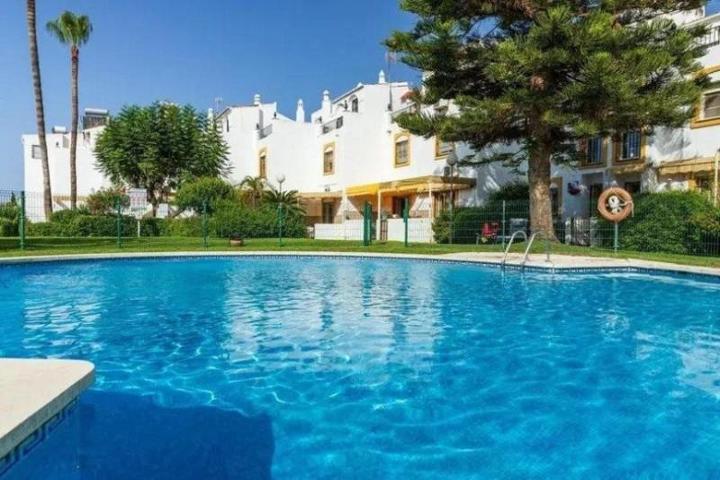 Adosada en venta en Torremolinos, Torremolinos photo 0