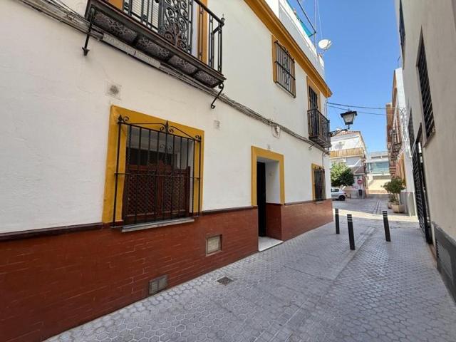Adosada en venta en Sevilla, San Luís photo 0