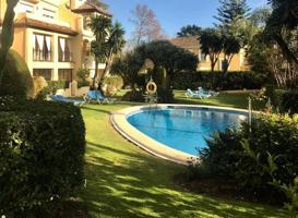 Apartamento en venta en Marbella, Guadalmina Alta photo 0