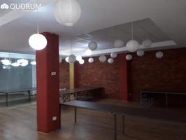 Local comercial en venta en Bilbao, Alhondiga photo 0