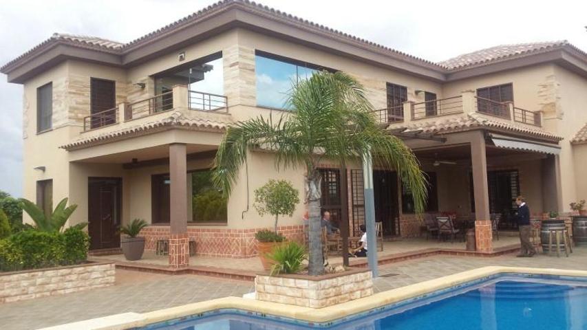 Chalet en venta en La Carlota, La Carlota photo 0