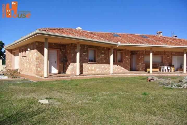 Chalet en venta en Palazuelos de Eresma, PEÑAS DEL ERIZO photo 0