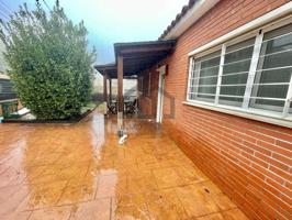 Chalet en venta en Rubí, Can Barcelo photo 0