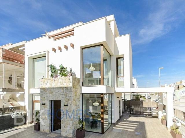 Chalet en venta en Vera photo 0