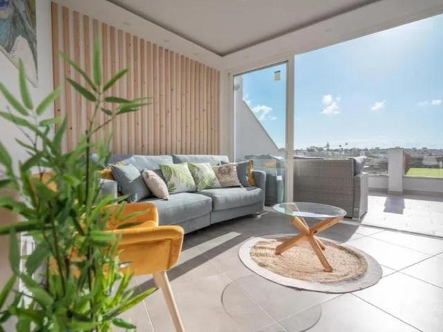 Apartamento en venta en Arona photo 0