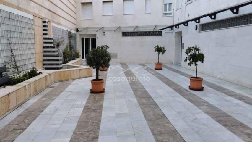 Piso en venta en Sevilla, Calle Muñoz León, 41009 photo 0