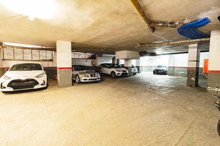 Local comercial en venta en Barcelona, El Clot photo 0