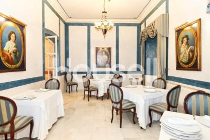 Casa en venta en Baeza photo 0