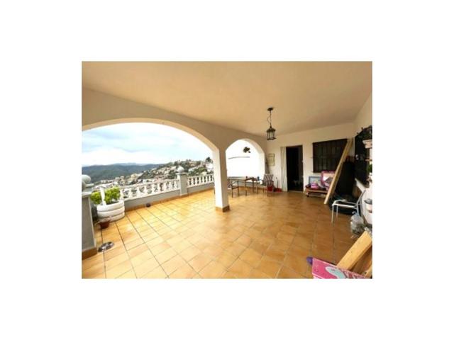 Casa en venta en Torrelles de Llobregat photo 0