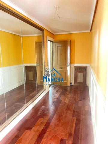 Piso en venta en Albacete, Centro-Carretas photo 0