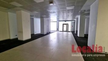 Local comercial en venta en Torrelavega photo 0