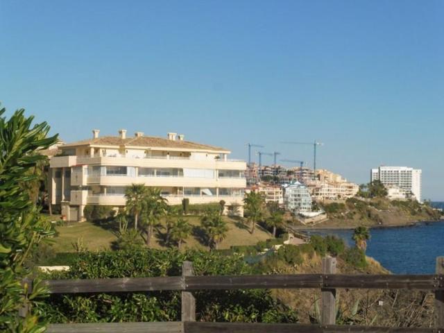 Apartamento en venta en Benalmádena, Torrequebrada photo 0