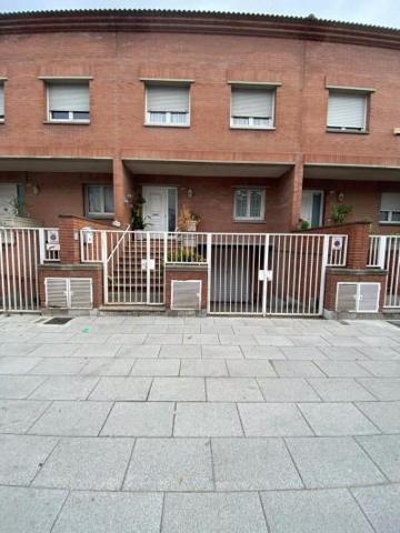 Casa con terreno en venta en Igualada, Poble Sec photo 0