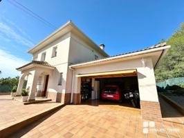 Chalet en venta en Segur de Calafell, Centro photo 0