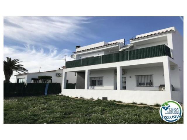 Casa en venta en Roses photo 0