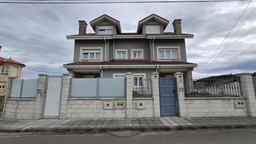 Adosada en venta en Castrillón photo 0