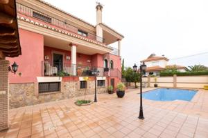 Chalet en venta en Las Gabias, Urb. Los Chopos photo 0