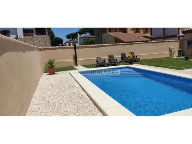 Chalet en venta en Chiclana de la Frontera photo 0