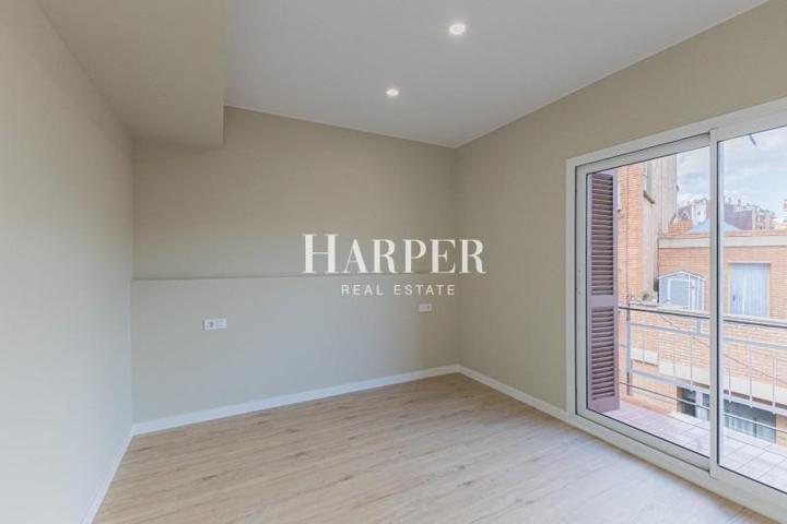 Piso en venta en Barcelona, Sants - Badal photo 0