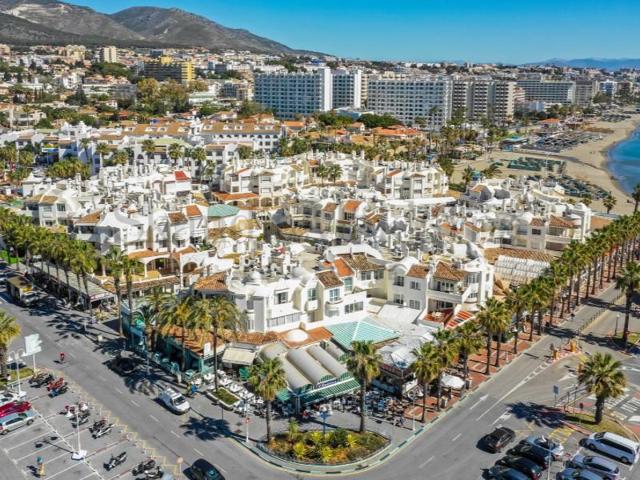 Apartamento en venta en Benalmádena, Puerto Marina photo 0