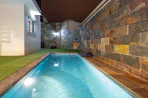 Chalet en venta en Huétor Vega, Avda. Doña Juana photo 0