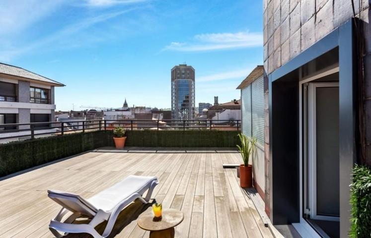 Piso en venta en Oviedo, Centro photo 0