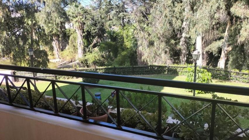 Apartamento en venta en Marbella, Nueva Andalucia photo 0