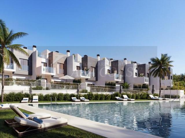 Chalet en venta en Fuengirola photo 0