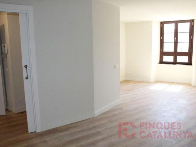 Piso en venta en Girona photo 0