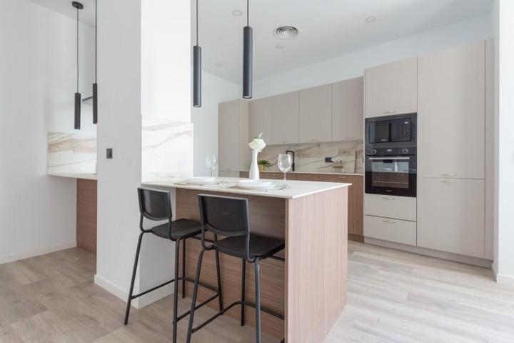 Apartamento en venta en Sevilla, Gran Plaza-Marqués de Pickman-Ramon y C photo 0