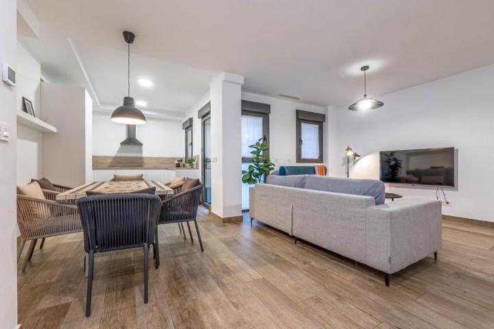 Piso en venta en Granada, Parque Lagos photo 0