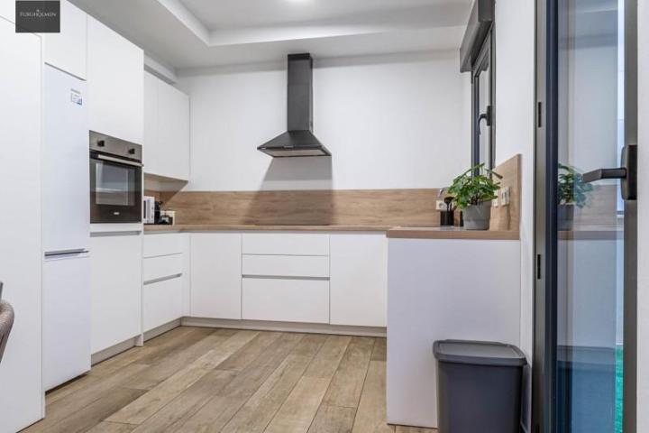 Piso en venta en Granada, Parque Lagos photo 0