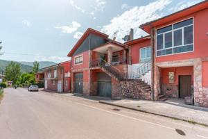 Casa en venta en Aller, Pelugano photo 0