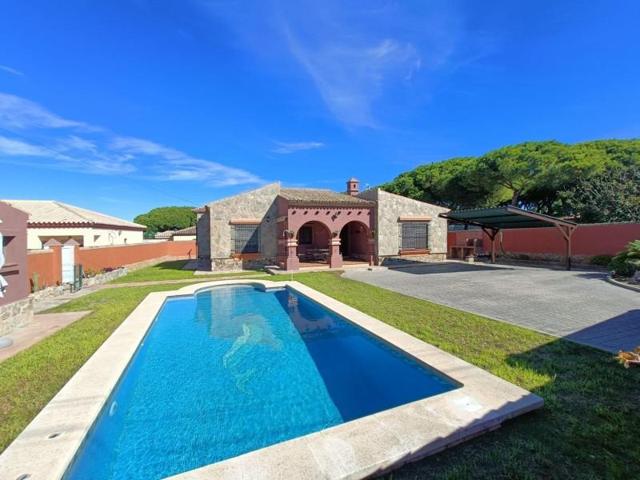 Chalet en venta en Chiclana de la Frontera, La rana verde photo 0