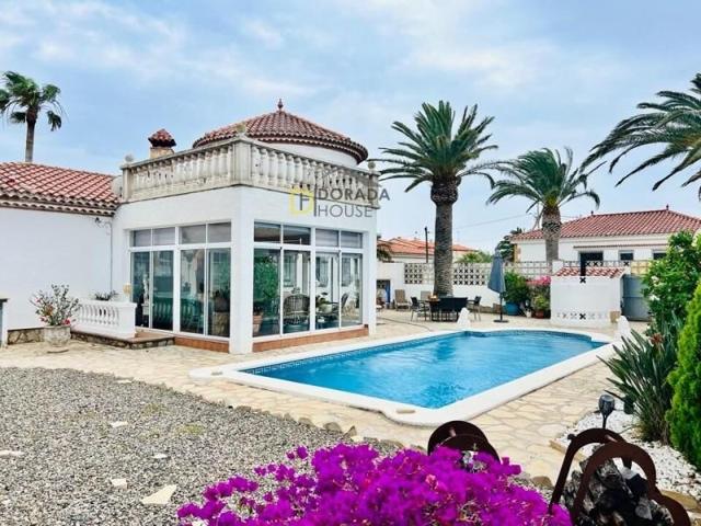 Casa en venta en Miami Platja, Miami-Platja photo 0