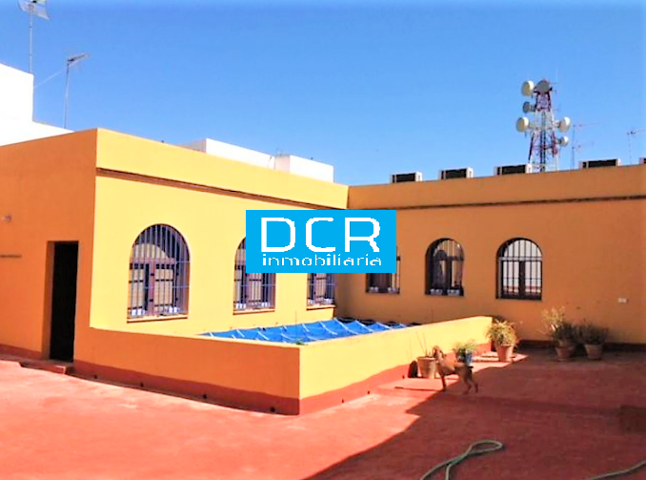 Chalet en venta en Carmona photo 0