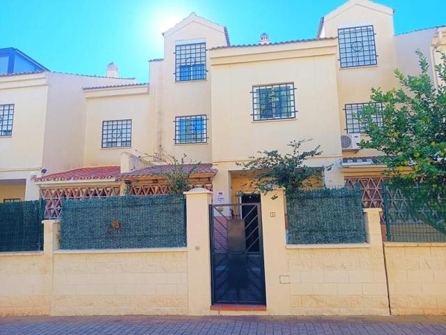 Adosada en venta en Benalmádena, Arroyo de la miel photo 0