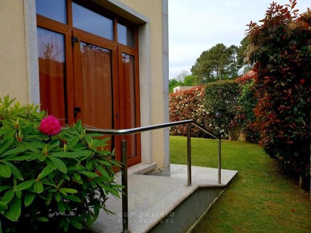 Casa en venta en Vedra photo 0