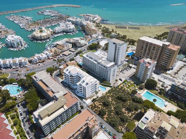 Planta baja en venta en Benalmádena, Puerto Marina photo 0