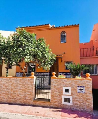 Adosada en venta en Marbella, Altos de Rodeo photo 0