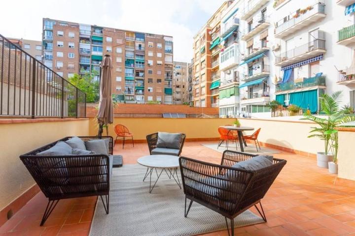 Entresuelo en venta en Barcelona, Eixample photo 0