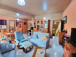 Casa en venta en Llorenç del Penedès photo 0