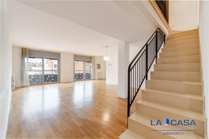 Piso en venta en Sabadell, Creu alta photo 0