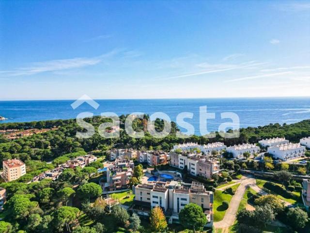 Planta baja en venta en Lloret de Mar, Santa Clotilde photo 0