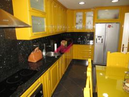 Chalet en venta en Velilla de San Antonio photo 0