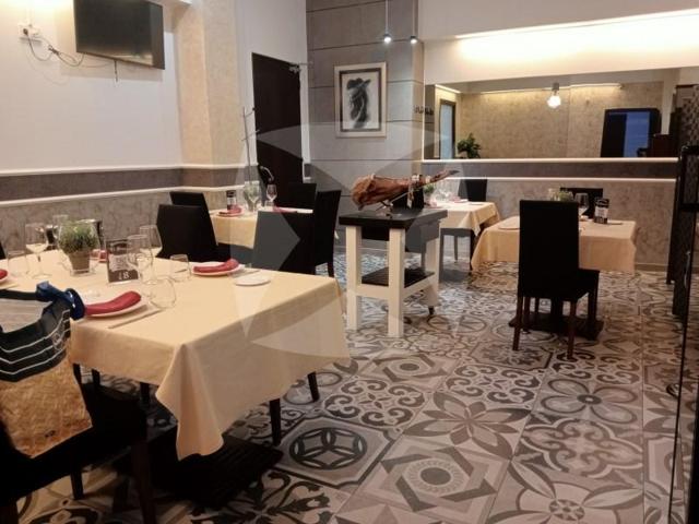 Local comercial en venta en Badajoz photo 0