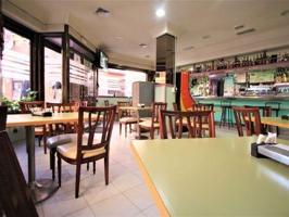 Local comercial en venta en Madrid, Adelfas photo 0