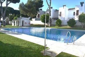 Adosada en venta en Chiclana de la Frontera, Molino Viejo photo 0