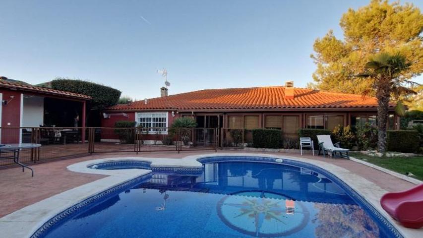 Chalet en venta en Nuevo Baztán, Eurovillas photo 0