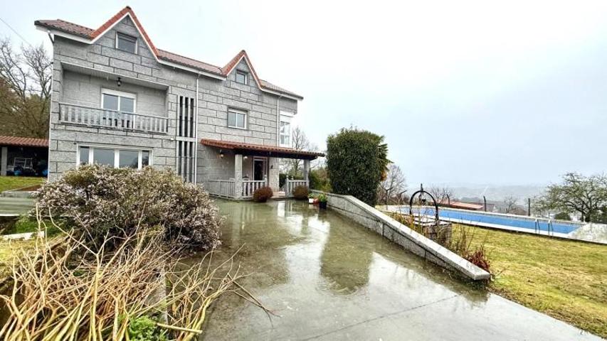 Casa con terreno en venta en Barbadás, A igrexa 7 photo 0